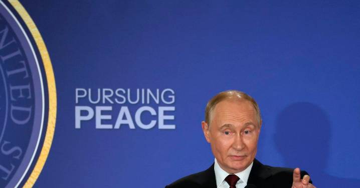 Tras la cumbre con Trump, Putin fue escoltado por cazas estadounidenses y visitó Chukotka
