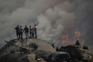 Heridos graves dos militares enviados a la extinción del incendio en Ourense al chocar su vehículo con otro que transportaba ganado
