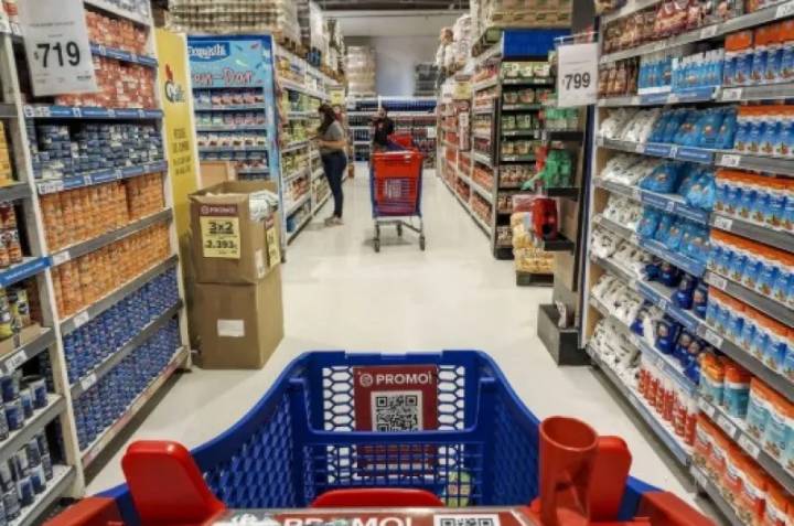 Aumentan los alimentos, pero la inflación se modera: cuánto es el índice que proyectan