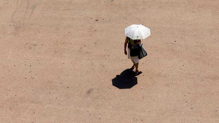 Otra jornada infernal en la Comunitat Valenciana: Temperaturas de más de 42 grados y aviso rojo por el calor