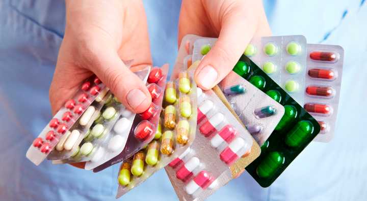 Minsa aprueba estricta norma que obliga a farmacias a contar con técnicos acreditados y prohíbe sugerir medicamentos alternativos