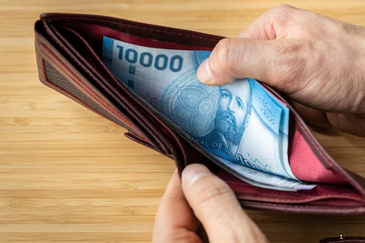 Pensionados recibirán un pago extra mensual desde 2026: revisa los requisitos