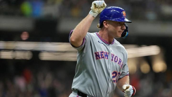 Alonso ties Strawberry's Mets' all-time home run record