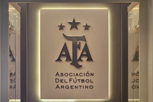 La AFA despidió a un árbitro por “atentar contra los valores del fútbol”
