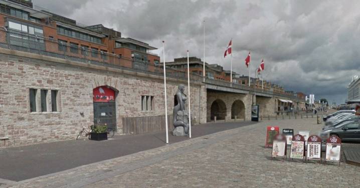 Retirarán la estatua 'La gran sirena' en Copenhague por considerarse "pornográfica"