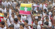 Refugiados rohinyas en Bangladesh piden un regreso seguro a Myanmar en 8vo aniversario de su éxodo