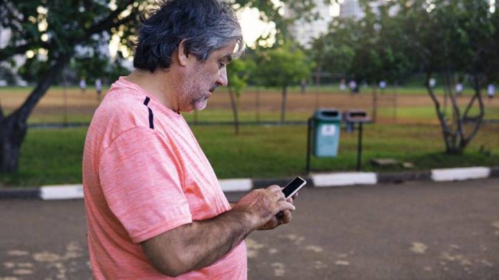 Vaccinated 40-Year-Old Suddenly Has Kick-Ass Cell Phone Coverage