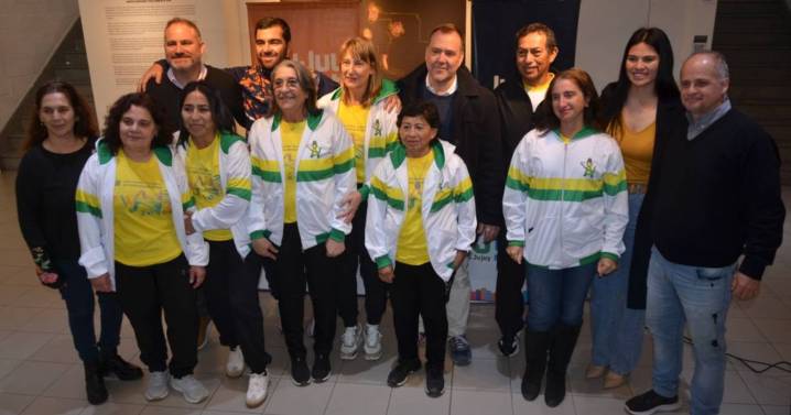 Nacional de hóckey: Deporte y turismo