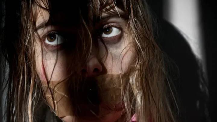 Español secuestró a su expareja durante dos días para “volver a enamorarla”: víctima se liberó en un descuido