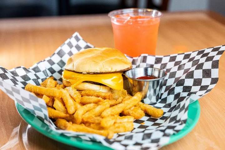 Comfort Foodies Serves Up Back-to-School Relief with Free Kids’ Meals on School Nights