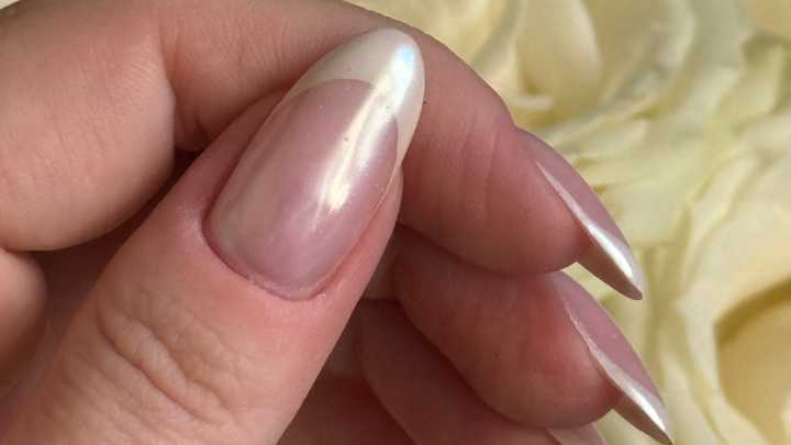 ¡Sí al manicure clásico! 6 ideas de uñas francesas que hacen ver las manos alargadas y lujosas a cualquier edad