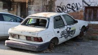 Retiran 50 vehículos abandonados en diferentes puntos de Torreón para erradicar la mala imagen urbana