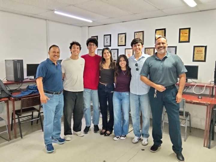 Egresados del CBTis 122 representan a Chihuahua en el MIT de Boston