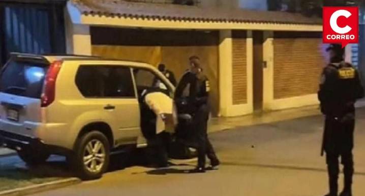 Miraflores: Criminales asesinan a hombre dentro de camioneta