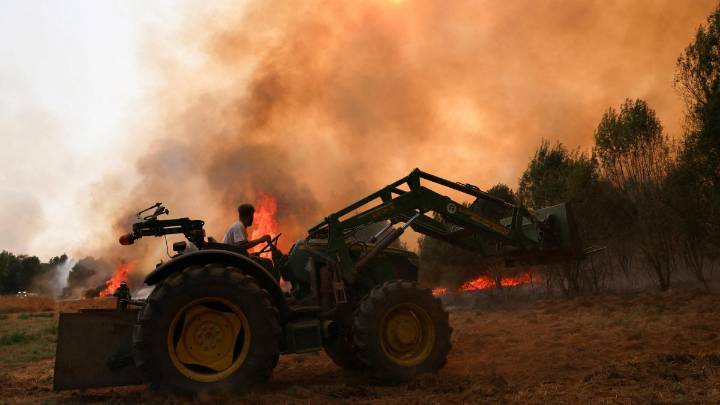 Galicia supera las 50.000 hectáreas quemadas con 12 fuegos aún en activo