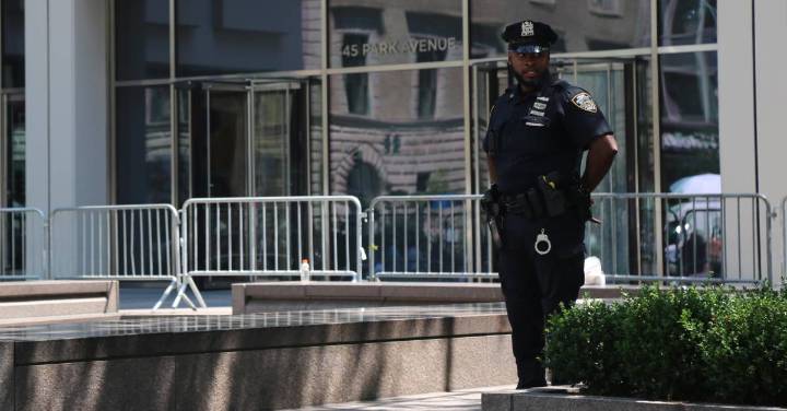 Adolescente abrió fuego en Times Square, Nueva York, e hirió a tres personas: esto se sabe