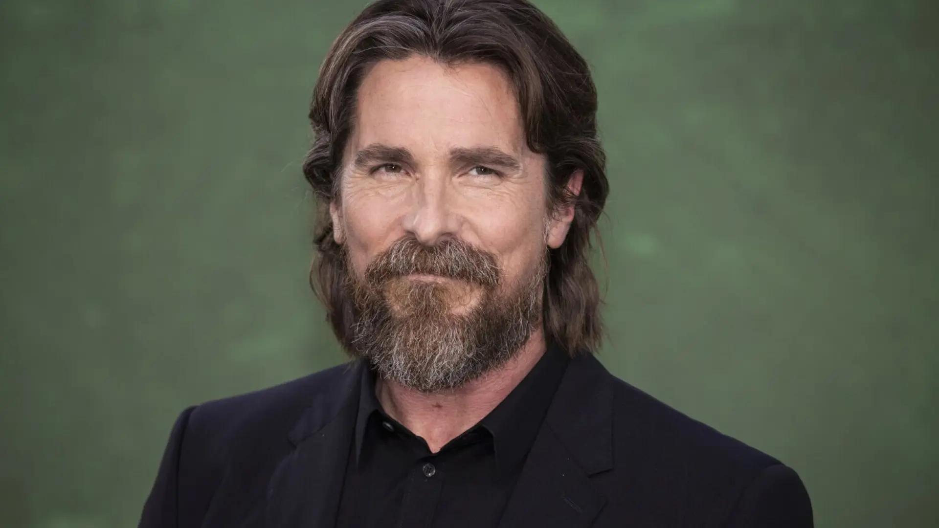 Christian Bale es Bruce Wayne: el actor construye una aldea utópica para huérfanos