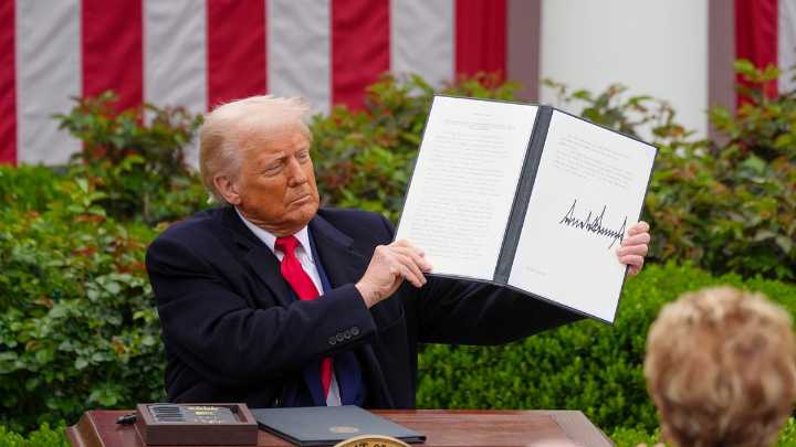 Donald Trump anunció que las importaciones de oro no estarán sujetas a aranceles