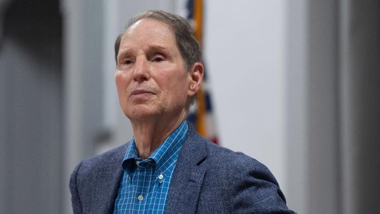 Senator: Trump plans removal of 700 Guatemalan children from US