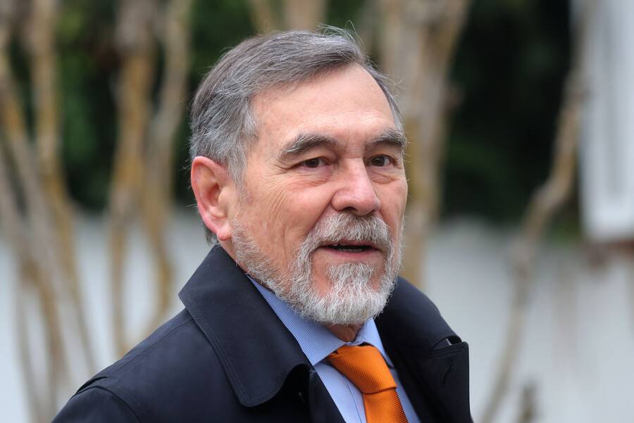 Jefe económico de Jara marca distancia del PC y apoya rol de Marcel en Hacienda