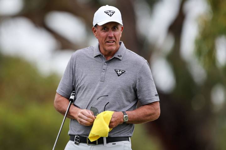Phil Mickelson’s Alma Mater Stole Amateurs Golf Facility Forcing Him to Fund It All Phil Mickelson may still respect his former uni, but that doesn’t mean he cannot call them out for this one particul