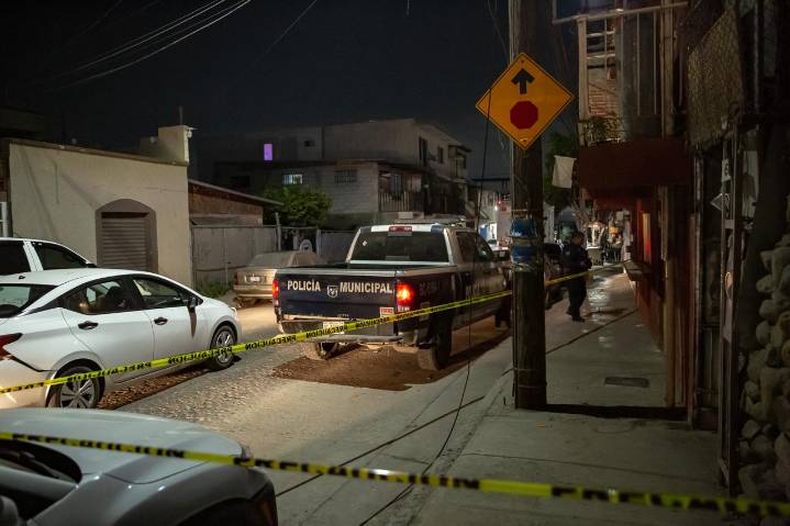 Pareja es atacada a disparos en la colonia Los Santos