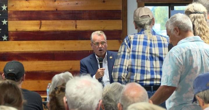 Congressman Mark Alford meets with mid