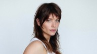 Sastrería fluida y con actitud: el impecable look de Eva de Dominici en la TV argentina