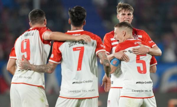 Estudiantes ganó 1 a 0 en Asunción ante Cerro Porteño y queda muy bien perfilado para definir la serie en UNO