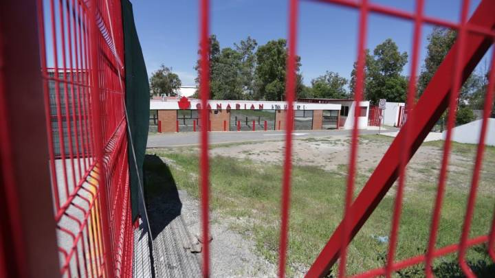Cierra indefinidamente Canadian School León tras desalojo