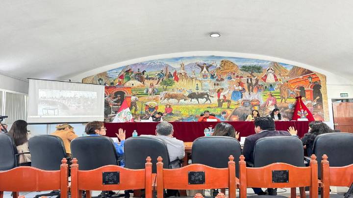 ¿Representación o viaje?: debate dividió al Concejo de Arequipa por permisos a regidores
