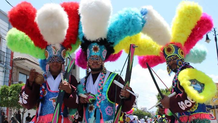 ¡Con los colores y el son la tradición, Matlachines conquistan el centro de la capital en el décimo día del Quincenario de la Asunción!