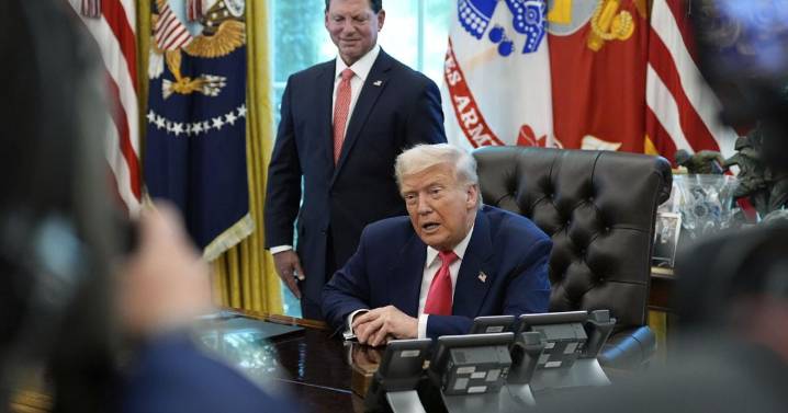 The Latest: Trump en route to high-stakes meeting with Putin in Alaska