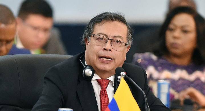 Gustavo Petro dice a habitantes del Guaviare que abandonen el traquetismo