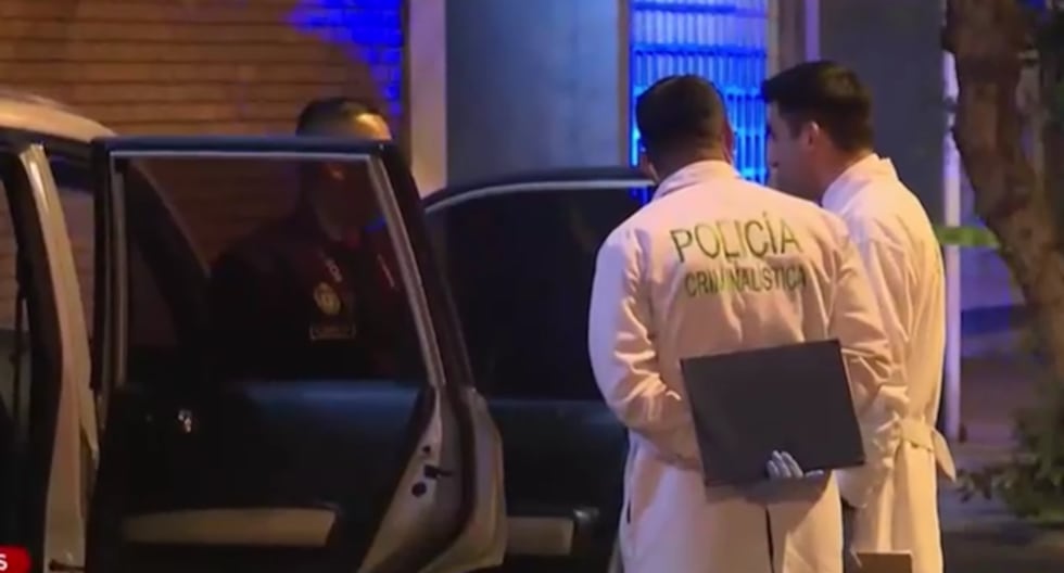 Hombre es asesinado a balazos dentro de su camioneta en Miraflores