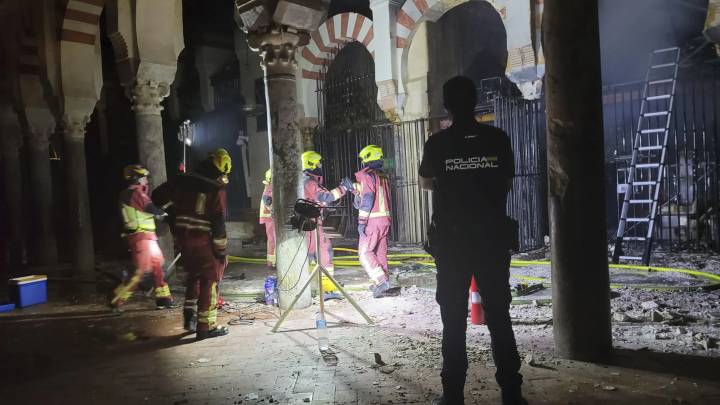 Qué ha provocado el incendio de la Mezquita de Córdoba: una barredora mecánica podría ser la causa