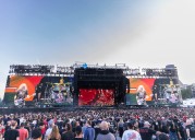 Iconic heavy metal band mourns loss of former guitarist in first show after his death