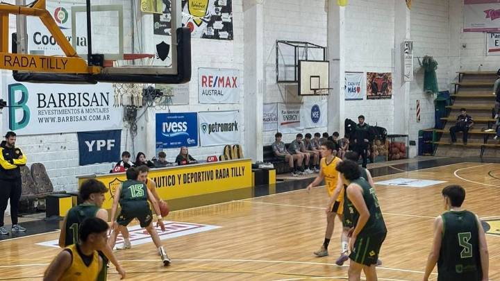 El básquet tuvo acción en sus diferentes categorías