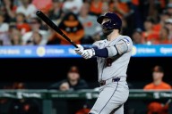 Walker logra jonrón por 3er juego consecutivo y Astros superan 9