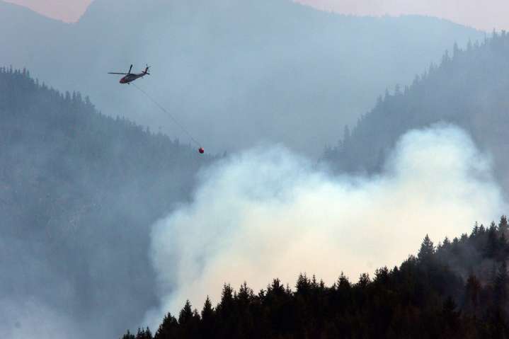 Michigan firefighters help fight Canadian wildfires