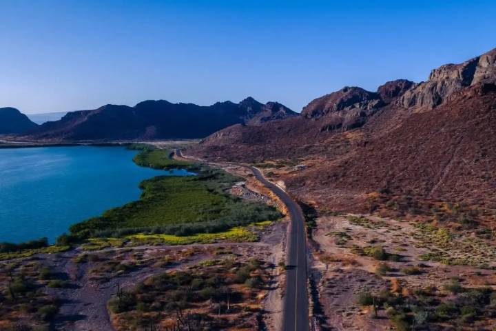 Carretera transpeninsular conecta principales destinos turísticos de BCS
