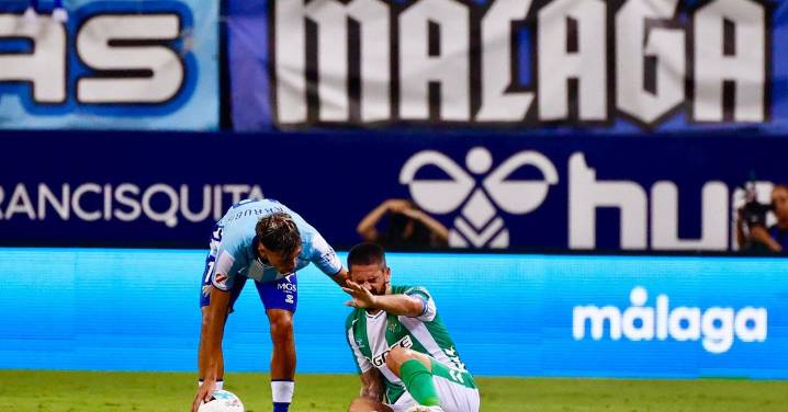 Isco, alrededor de tres meses de baja por una fractura en el tercio medio de su peroné izquierdo