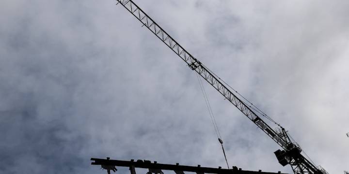 Por las tensiones financieras, la actividad económica ya muestra signos de freno y alertan sobre una caída pre electoral