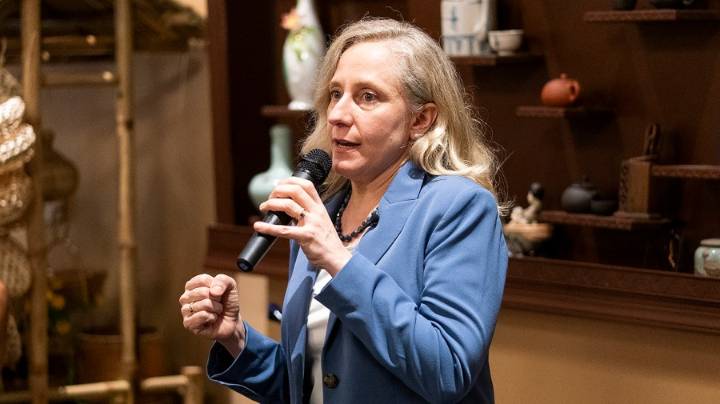 Spanberger says she has 'no plans' to do redistricting in Virginia if elected