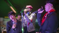 Rusherking y Zoe Gotusso sorprendieron en el subte con un show que convirtió la rutina en una fiesta