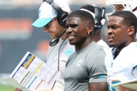 Dolphins' Tyreek Hill, Jaylen Waddle injury updates