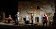 Pedroche revive su historia de "dignidad y valentía" con la representación teatral de 'Asonada'