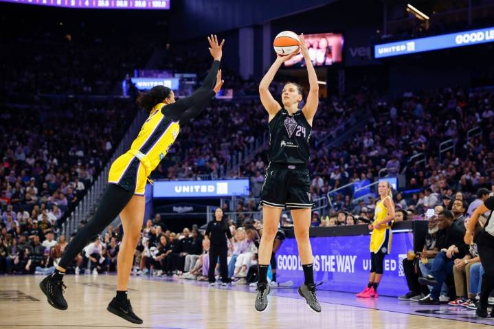 Valkyries capture season series over Sparks as Zandalasini, Burton shine