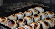 Quién es la norteña que vende más de 100 docenas de empanadas y patentó la receta