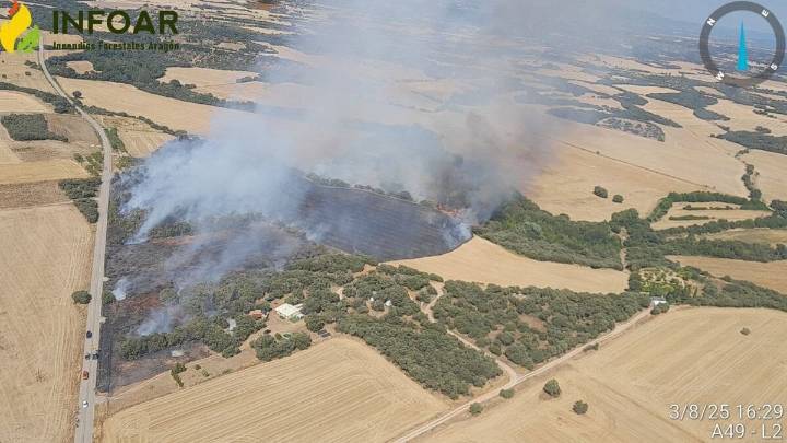 Un incendio en Siétamo afecta a unas diez hectáreas de terreno agrícola y forestal